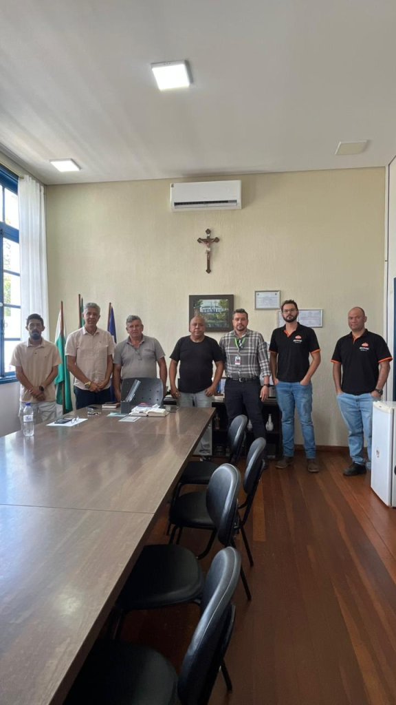 Prefeitura de Cerro Azul e JBS avançam em acordo para instalação de nova fábrica no município